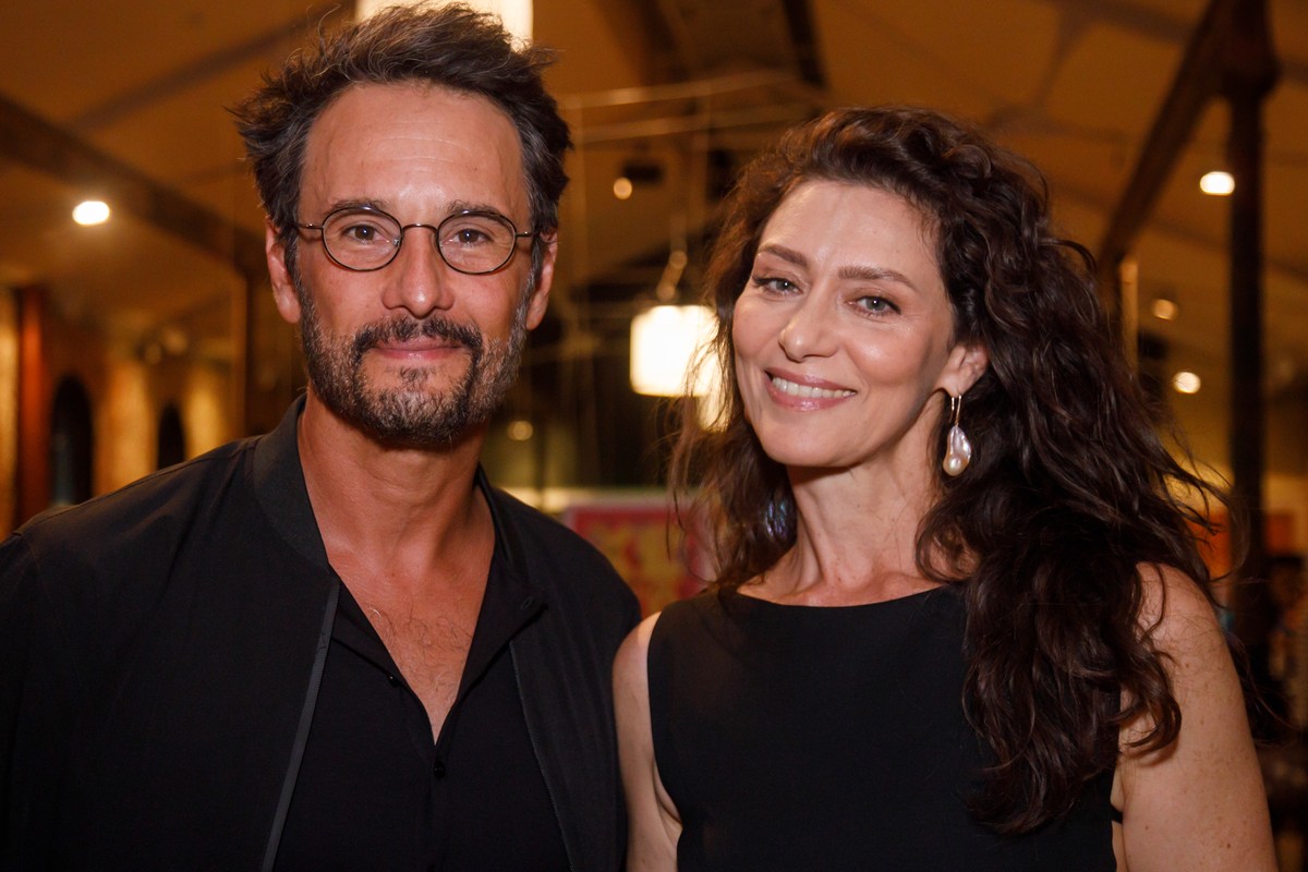 Rodrigo Santoro e Maria Fernanda Cândido participam de evento de cinema