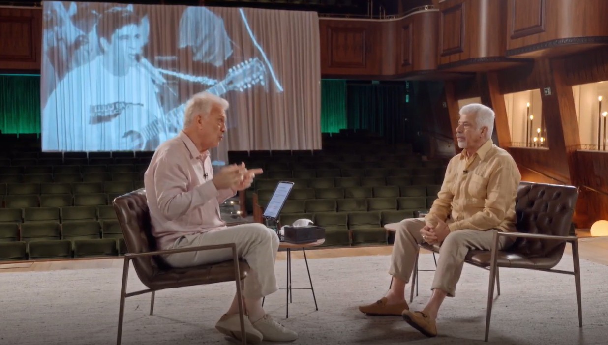 Lulu Santos relembra doença autoimune: ‘Uma hora você está bom e outra não consegue colocar as meias’