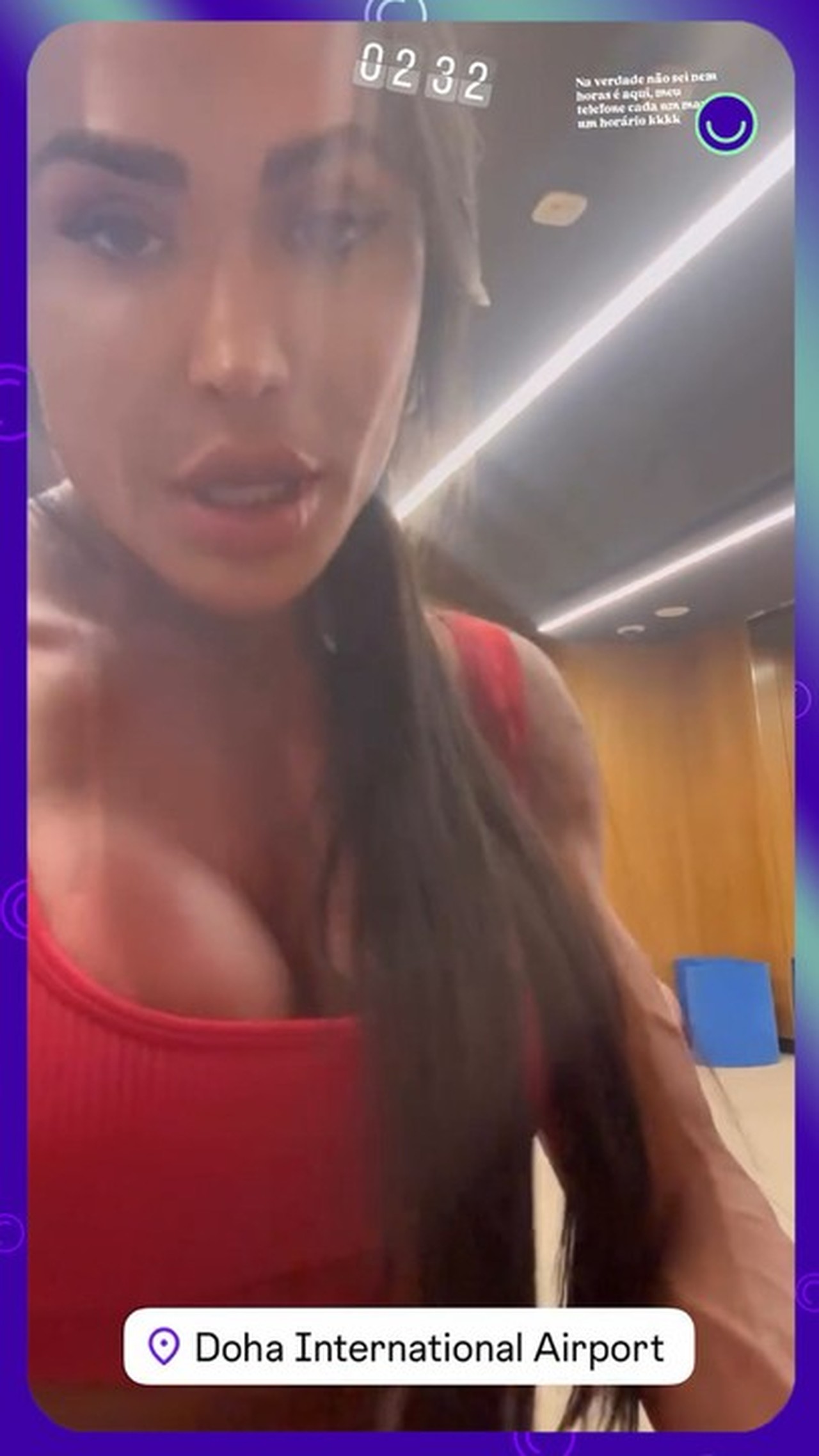 Gracyanne Barbosa treina de madrugada no aeroporto durante férias no exterior: 'Uma horinha a menos esperando'