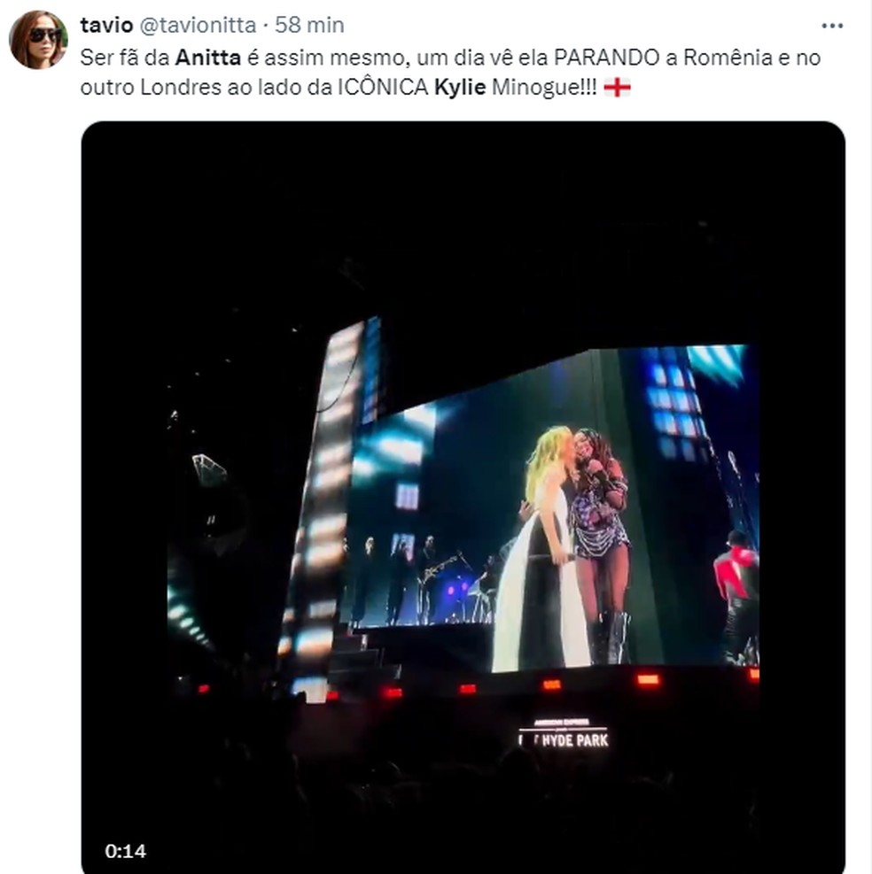 Anitta se apresenta com Kylie Minogue em festival — Foto: Reprodução