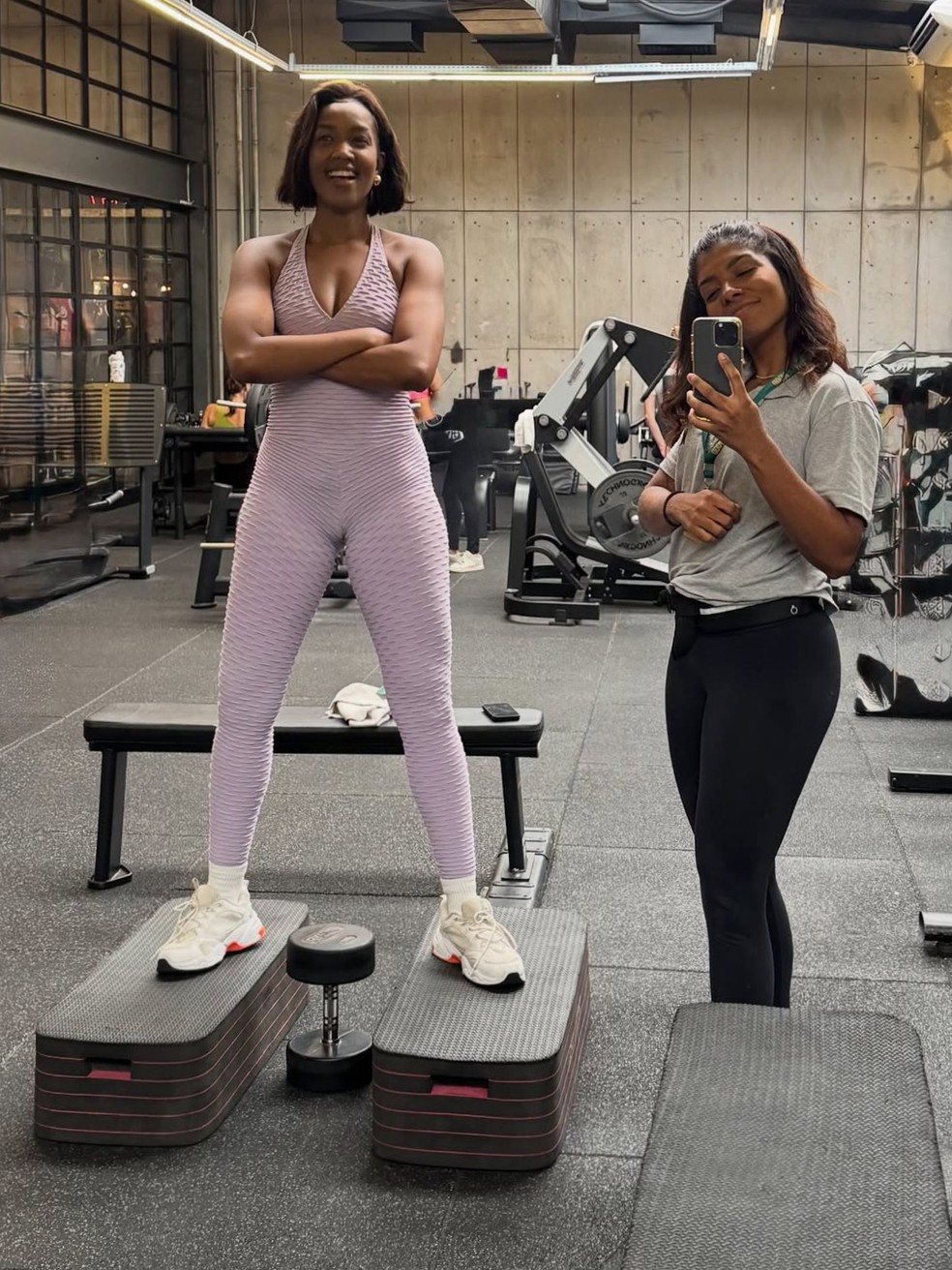 IZA exibe braços definidos e chama atenção em novo clique — Foto: Reprodução do Instagram