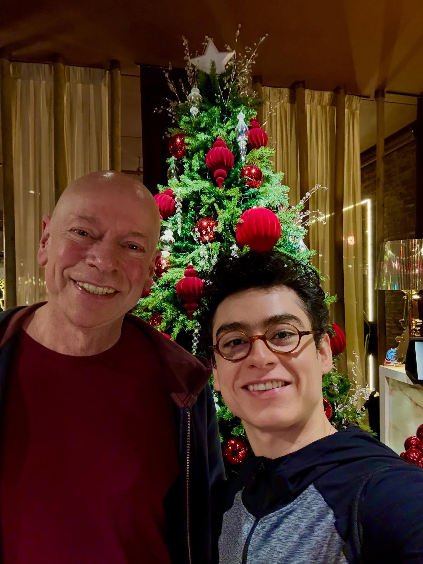 Leandro Karnal celebra os 30 anos do namorado, Vitor Fadul: 'Obrigado por existir'