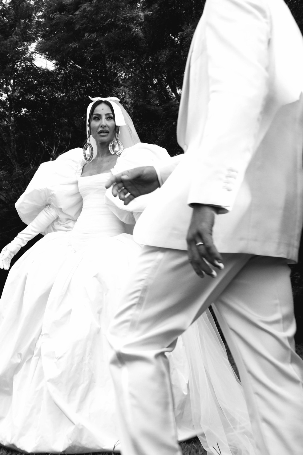 Sabrina Sato e Nicolas Prattes em fotos do casamento — Foto: IUDE/Divulgação