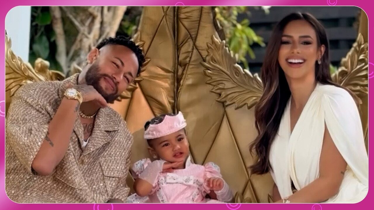 Neymar mostra a filha Mavie com braço engessado: 'Chorou muito'