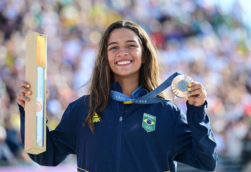 Rayssa Leal levou medalha de bronze nas Olimpíadas de Paris neste domingo (28) — Foto: REUTERS/Angelika Warmuth