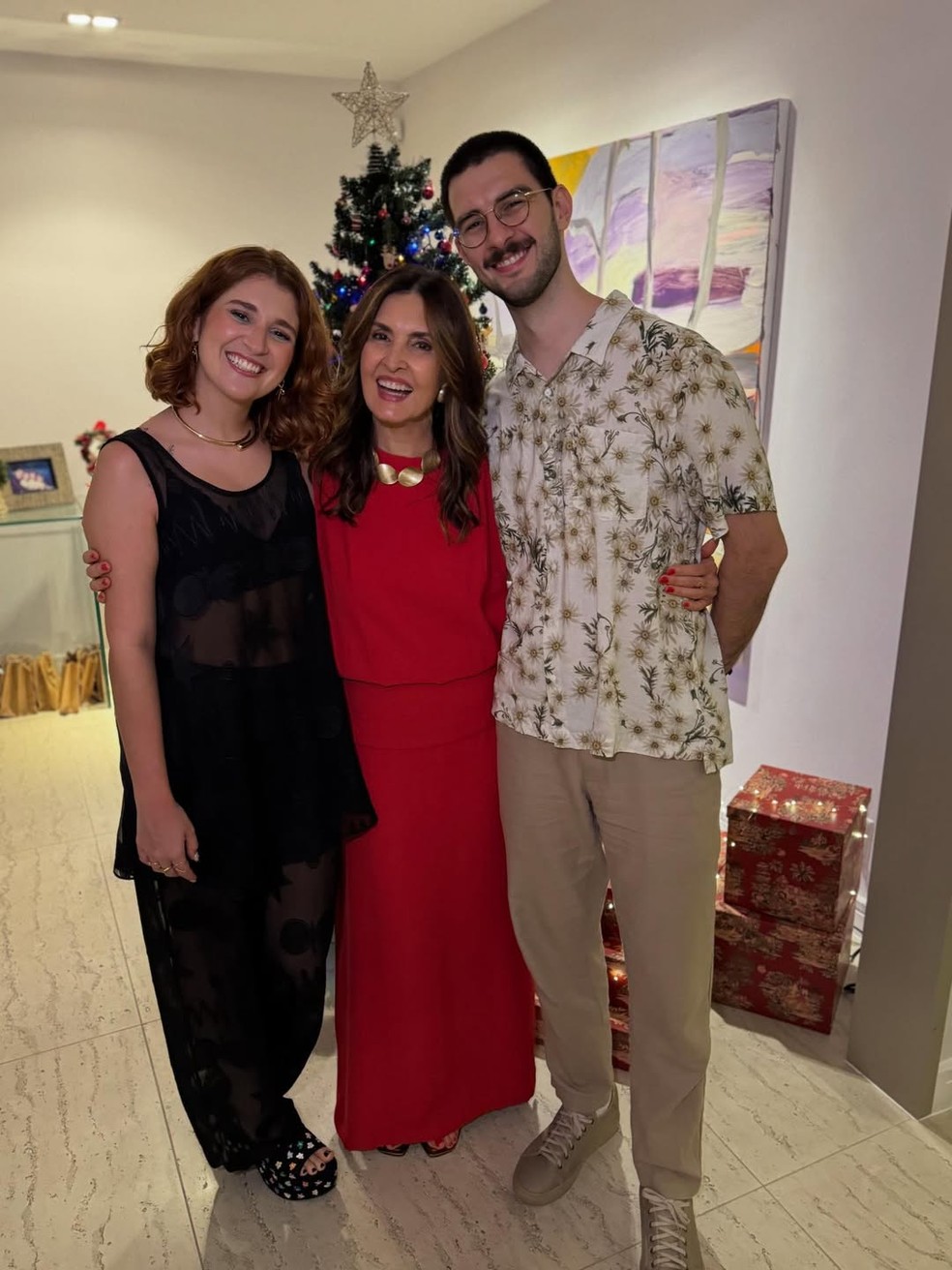 Fátima Bernardes abre álbum de Natal ao lado da família — Foto: Reprodução/Redes Sociais