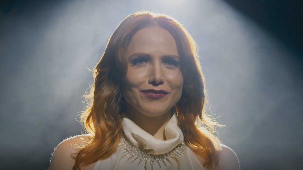 Adriana é apresentada como nova sócia da joalheria — Foto: Globo
