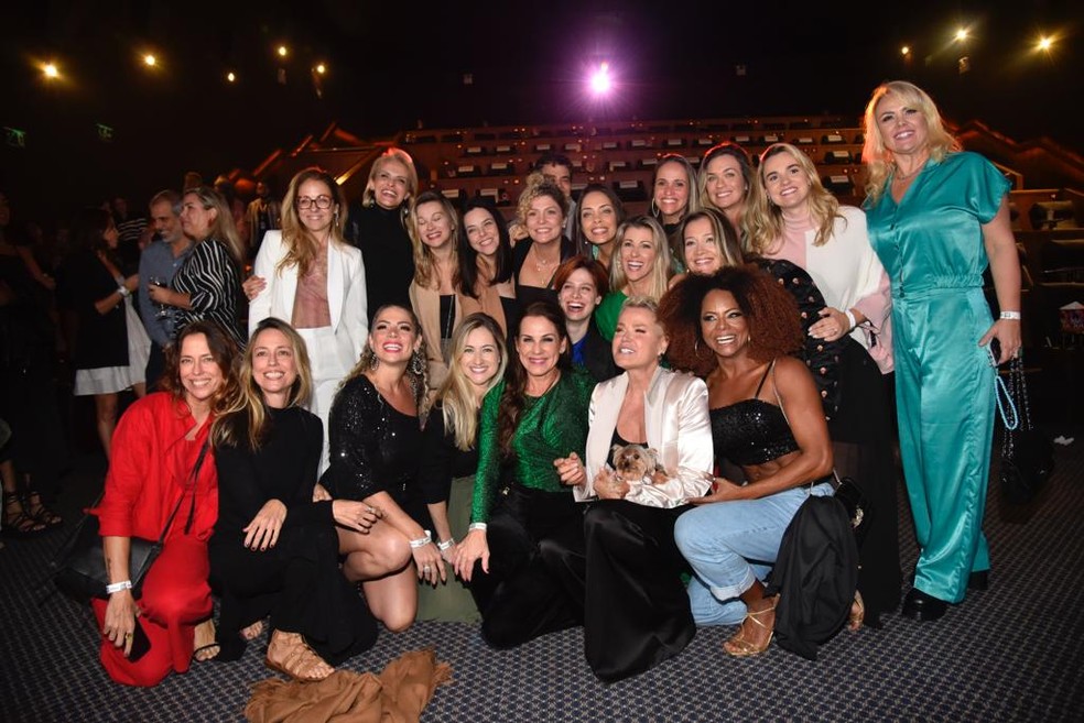 Xuxa posa com ex-Paquitas  Foto: Fbio Cordeiro/gshow
