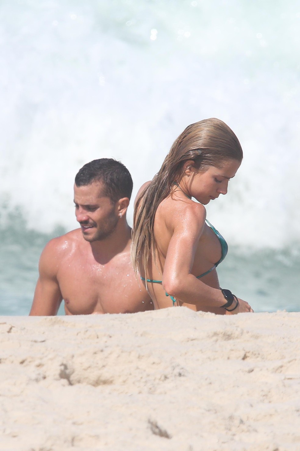 Den. cucumerinum＆willnckii Jade Girl＆ Jade Picon e André Lamoglia curtem praia juntos no Rio | Gshow