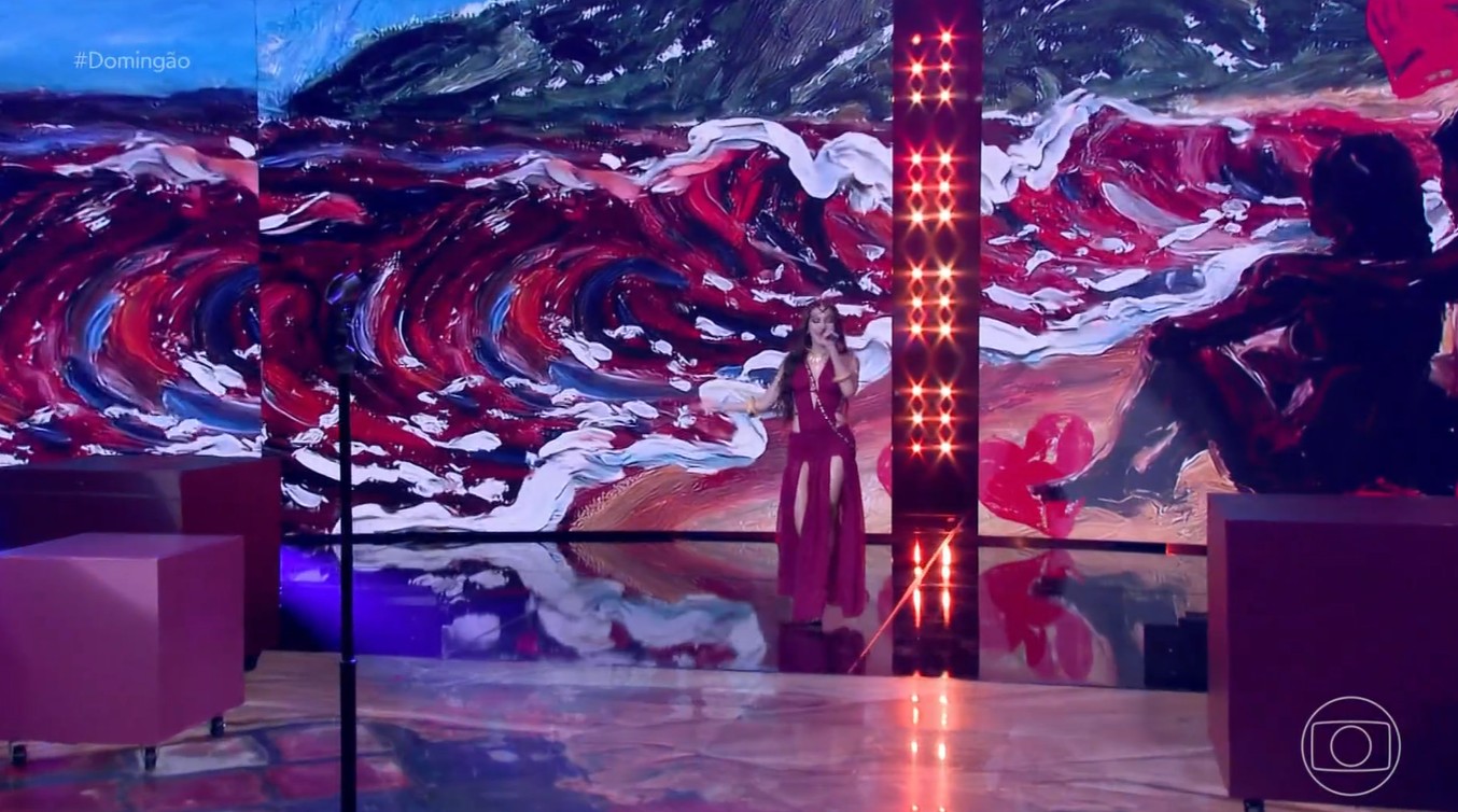 Anitta canta músicas novas e relembra viagens ao lado de Nicole Bahls, Rafael Portugal e Alvaro