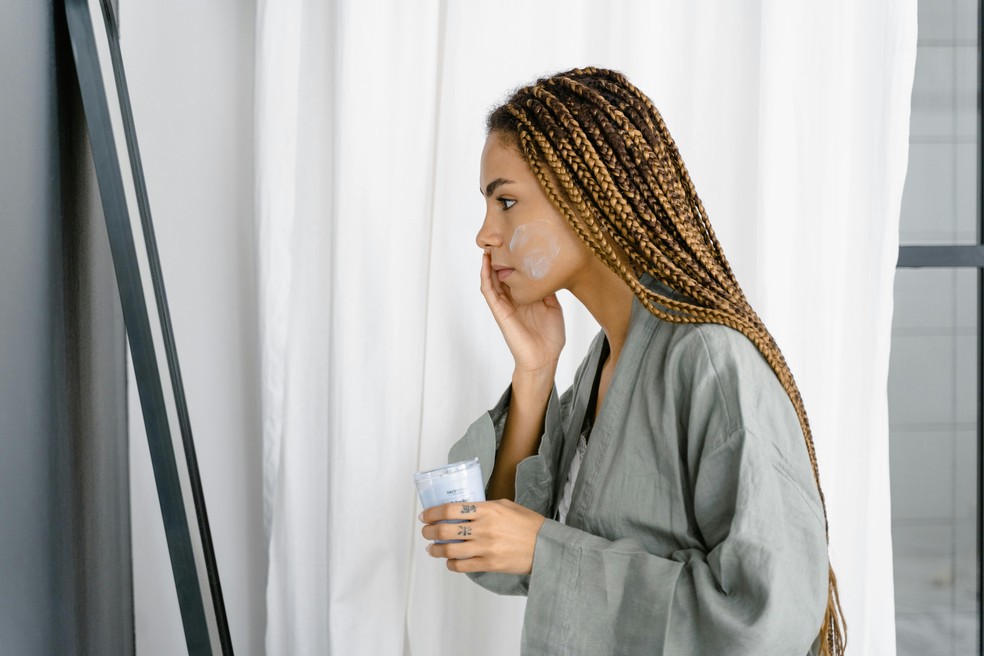 Como cuidar da pele e cabelo no inverno? Veja o guia completo dos experts — Foto: Pexels