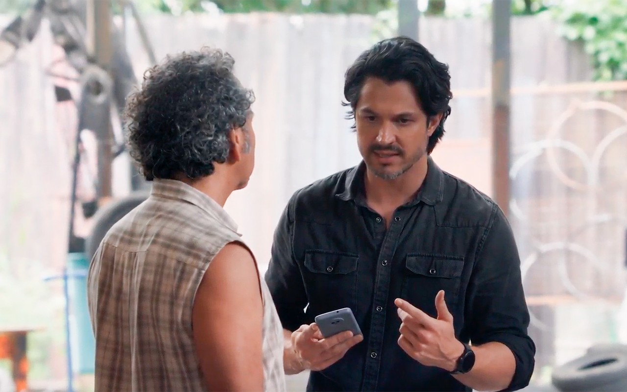 Joaquim diz que Arminda armou roubo das Três Graças, e Paulinho põe escuta no ferro-velho