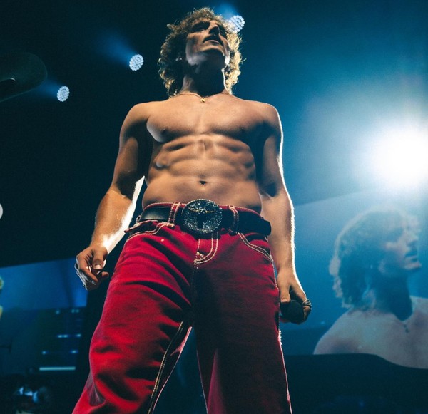 Quem é Benson Boone? Cantor que causou no Grammy se apresenta no