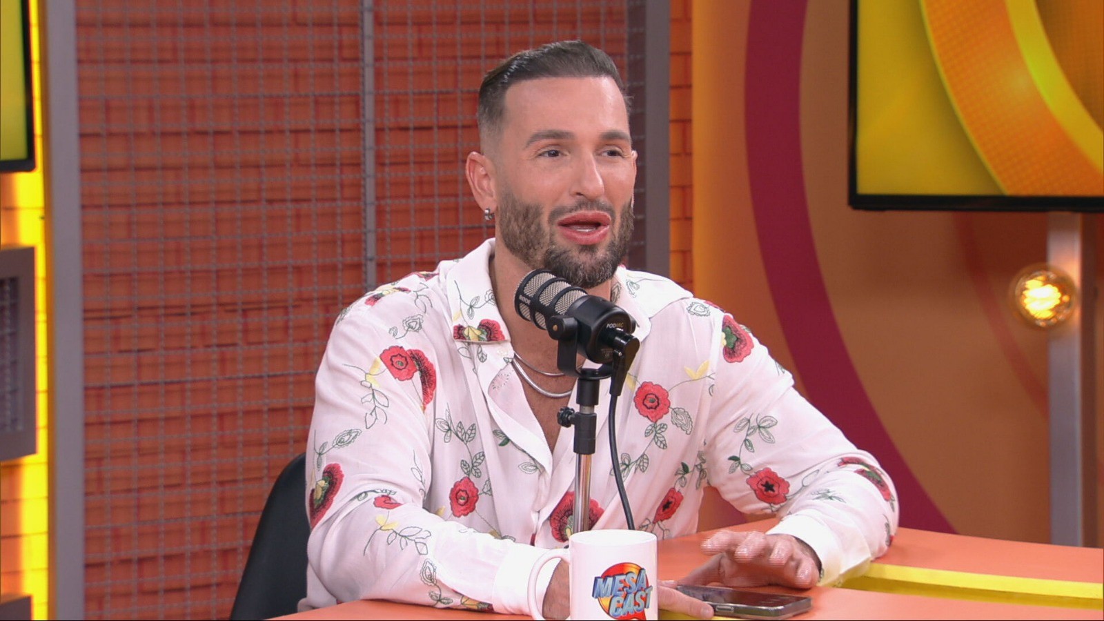 No Mesacast BBB, Diego Hypolito revela se entraria em grupo do WhatsApp do BBB 25