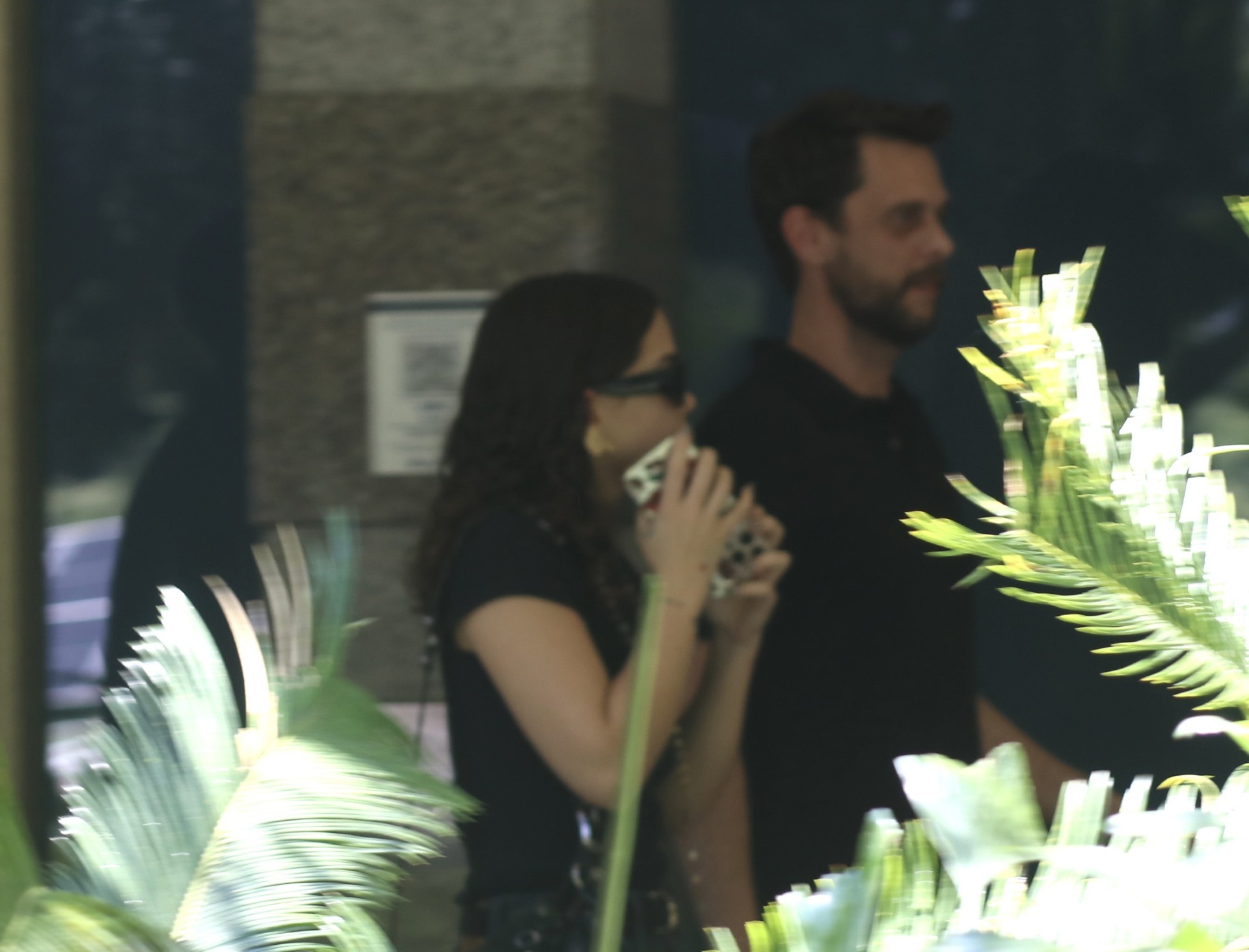 Mel Maia chega ao velório de sua mãe, Debora Maia, no Rio de Janeiro