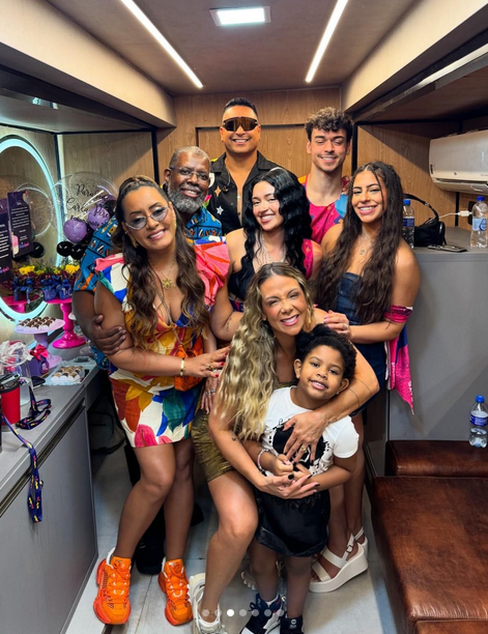 Carla Perez comemora aniversário com sua família e a de Péricles — Foto: Instagram