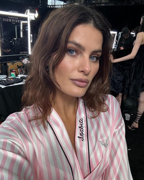 Desfile da Victoria's Secret volta com mais diversidade após hiato