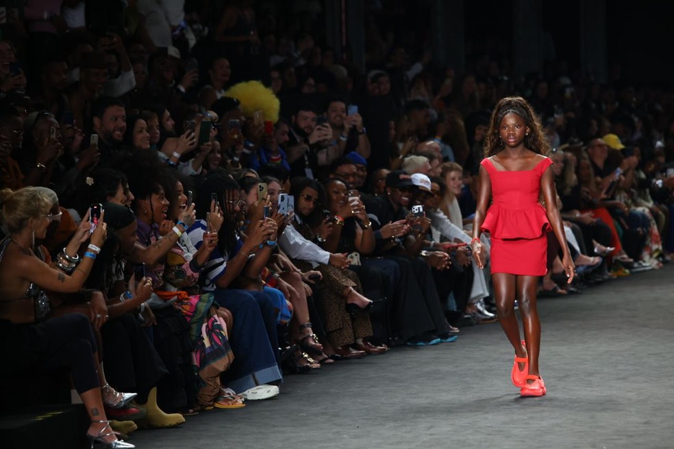 Títi estreia como modelo no Rio Fashion Week — Foto: Fabiano Battaglin/gshow