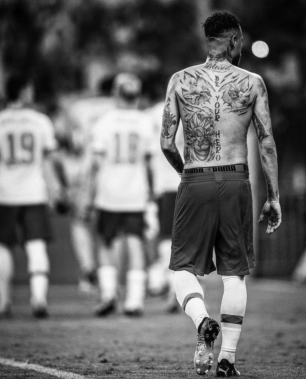 Neymar tem Goku tatuado nas costas — Foto: Instagram