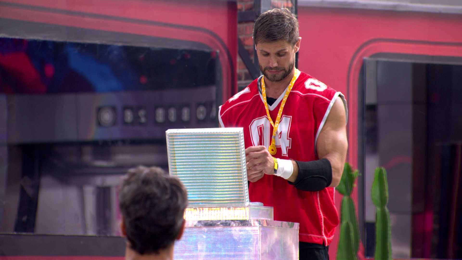 Líder Jonas Sulzbach faz divisão entre VIP e Xepa pela 3ª vez consecutiva; veja como ficou a casa