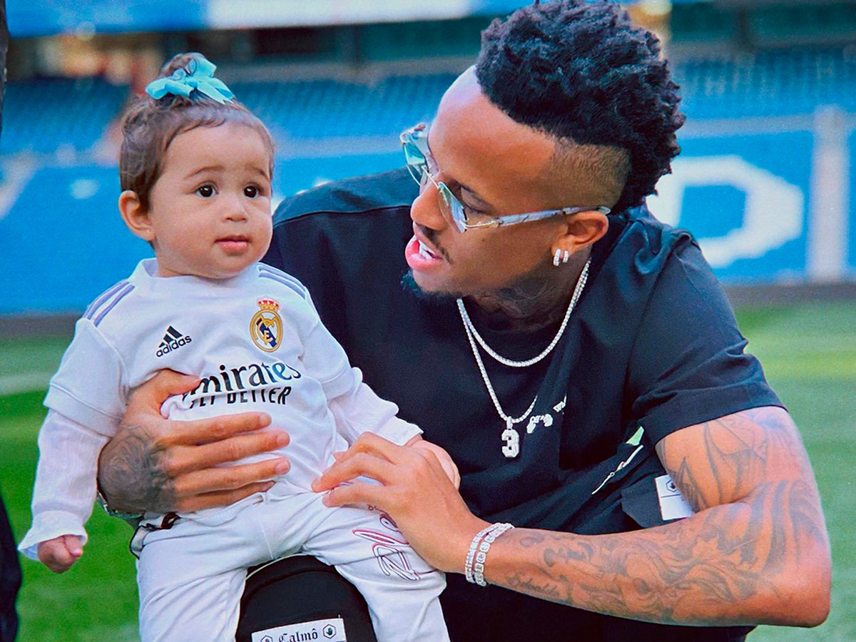 Eder Militão Encanta A Web Ao Levar Cecília Sua Filha Com Karoline Lima Ao Jogo Do Real Madrid 7723