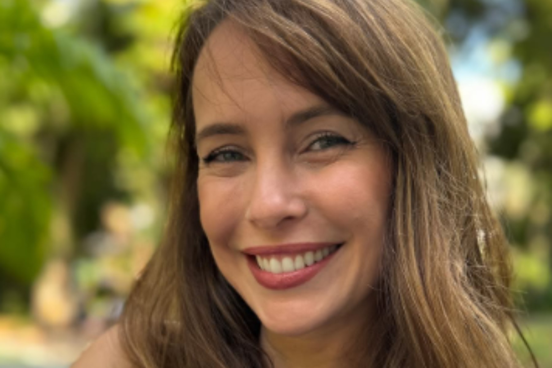 Ex-protagonista de Malhação, Fernanda Nobre comemora mestrado em Literatura: 'Consegui'