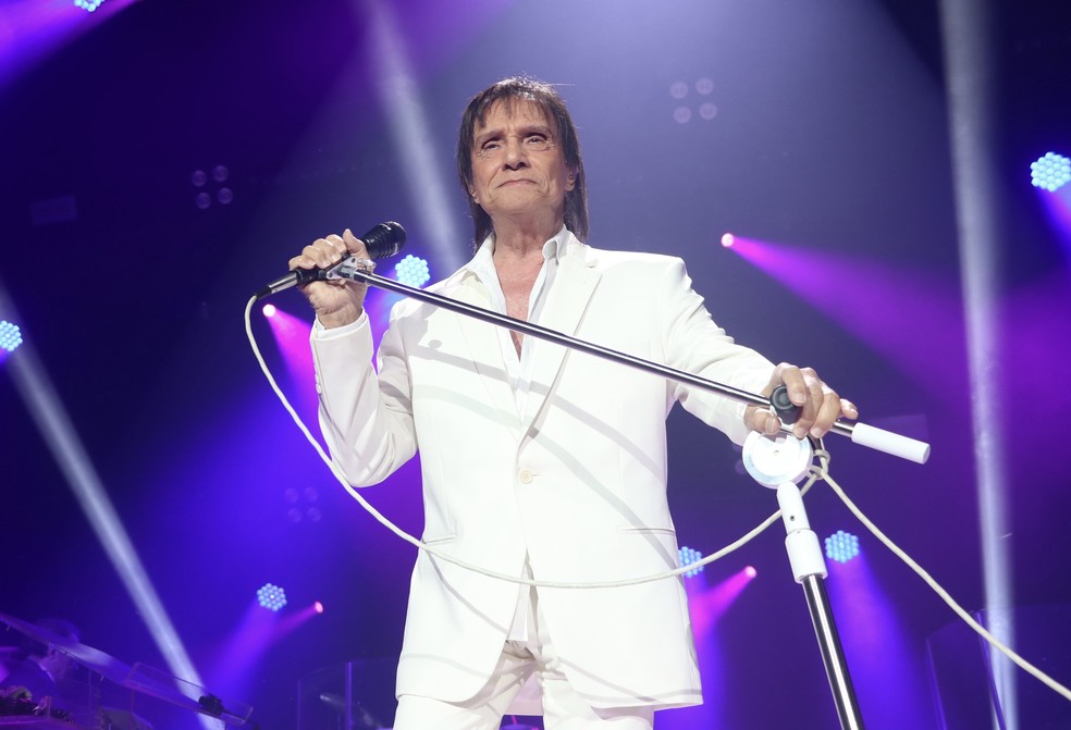 Roberto Carlos em show no Rio de Janeiro — Foto: Rogério Fidalgo/Agnews