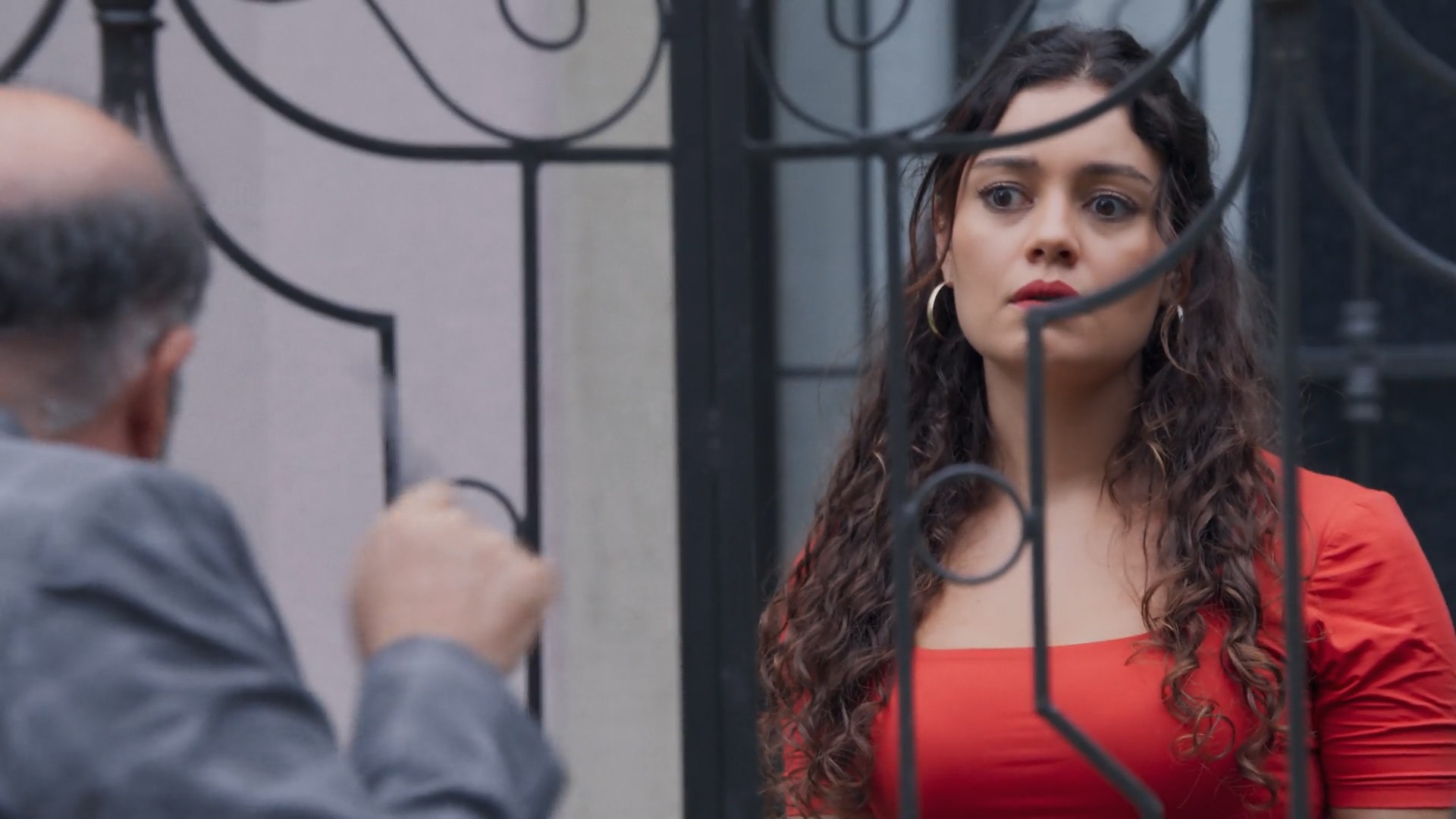 Três Graças: Gerluce descobre mentira de Paulinho