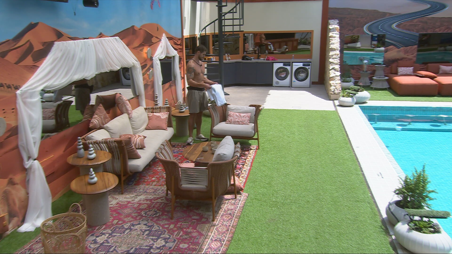 Ana Paula Renault provoca Jonas Sulzbach: 'Hoje vale tirar a sunga branca da mala'