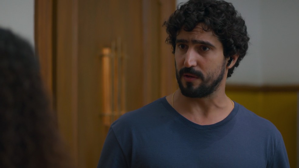 Ivan revela a Raquel que foi Fátima quem roubou os dólares — Foto: Reprodução/TV Globo