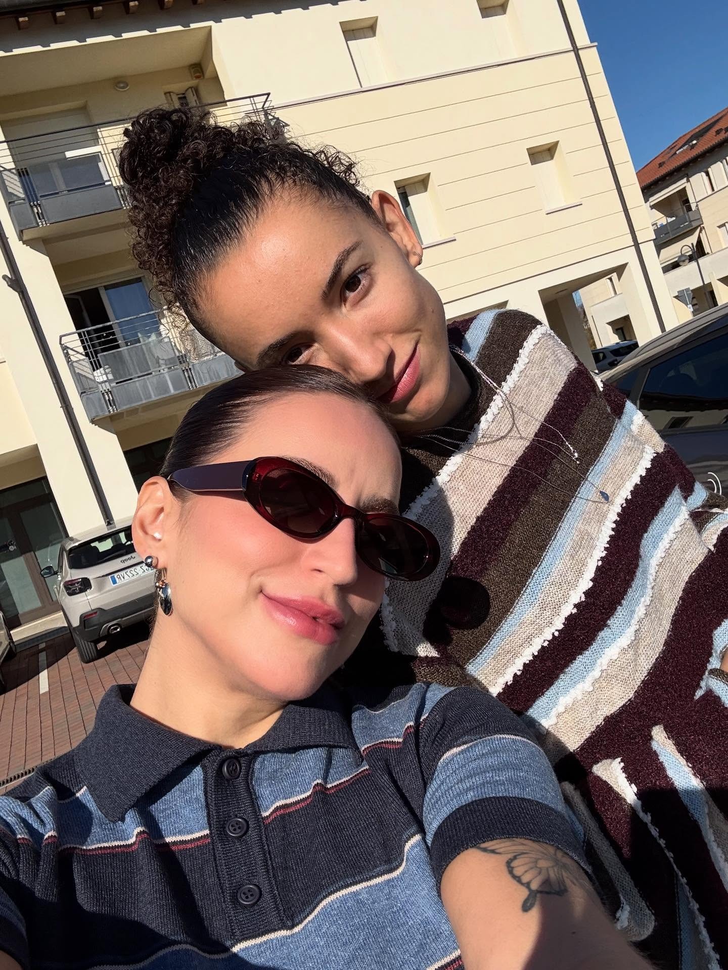 Bruna Unzueta abre álbum de fotos fofo ao lado de Gabi Guimarães