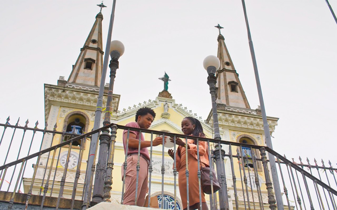 Dona de Mim: Leo, Samuel e Sofia voltam à Igreja da Penha e rola um clima entre o ex-casal