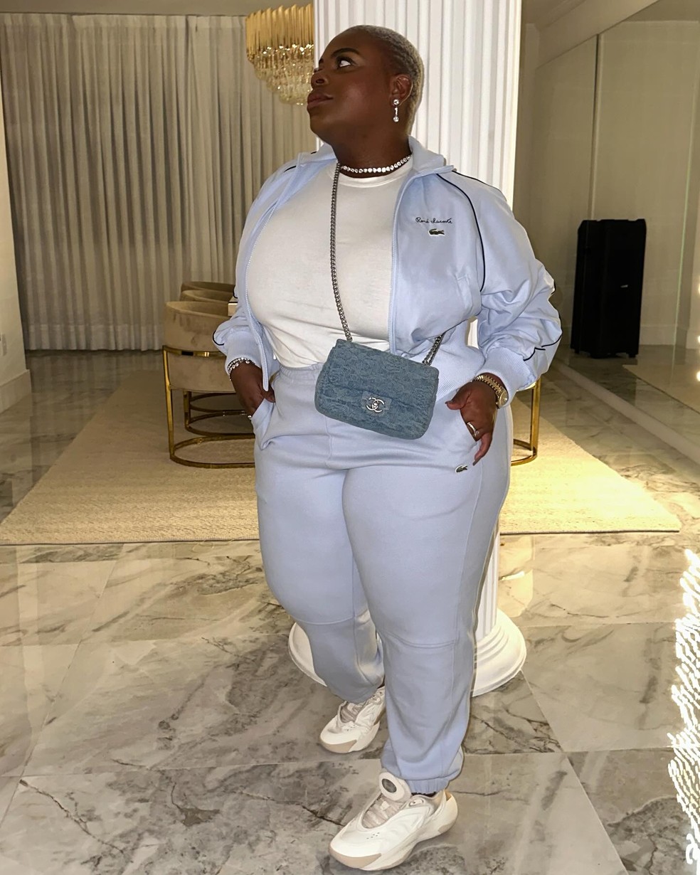 Jojo Todynho usa bolsa da Chanel para rol&ecirc; &mdash; Foto: Instagram