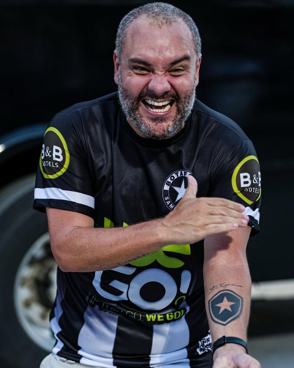 Integrante da Botafogo Samba Clube — Foto: Keler Júnior