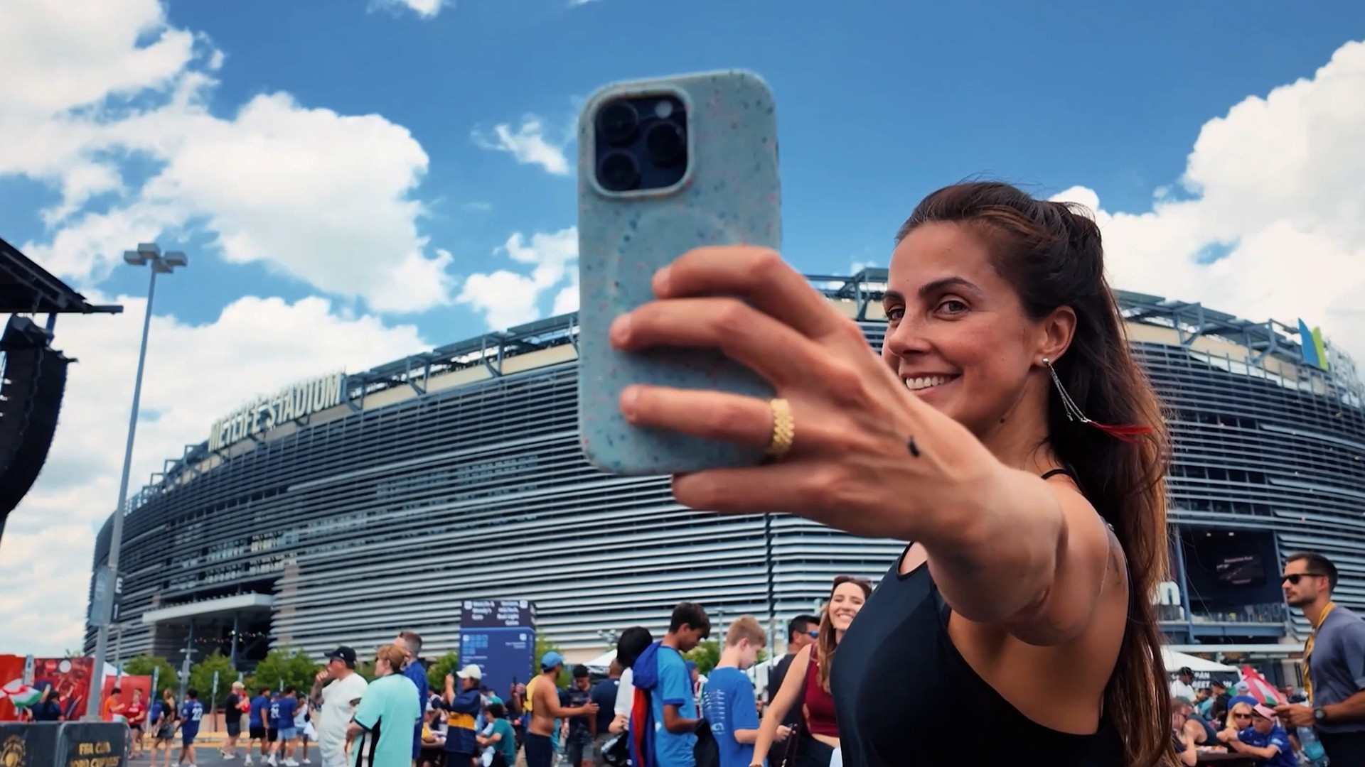 Tá no Globoplay: Carol Barcellos cobre o maior campeonato de clubes do futebol nos EUA