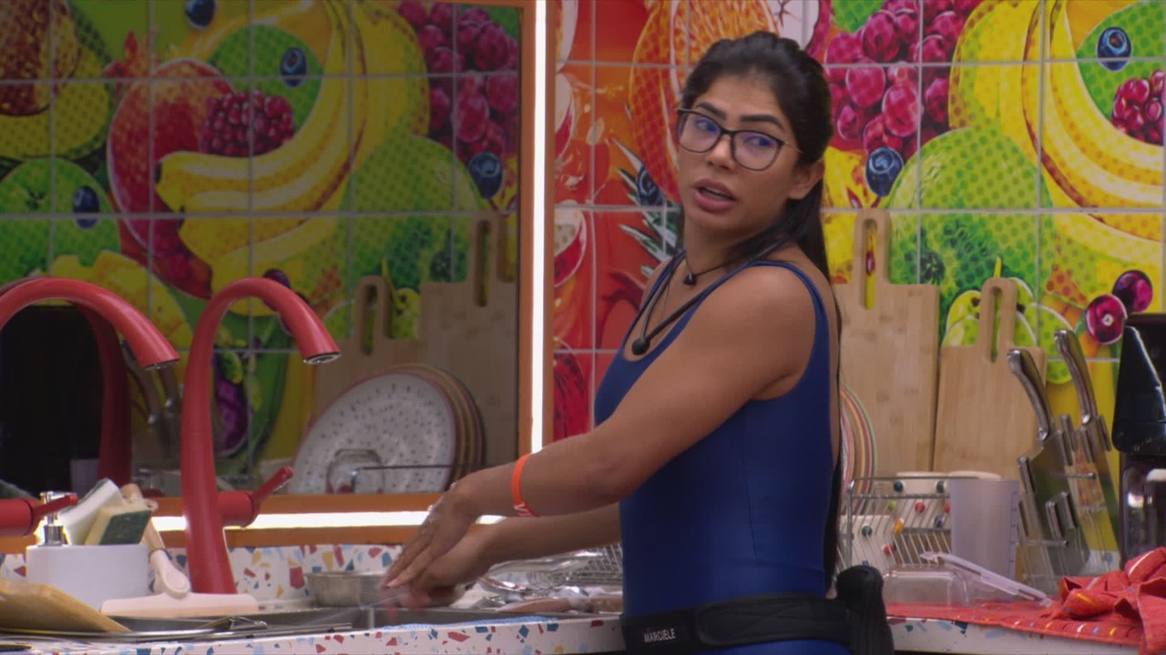 Marciele conversa com Milena sobre 'acordo' dito por Jordana, e questiona: 'Ia deixar eu de fora?'