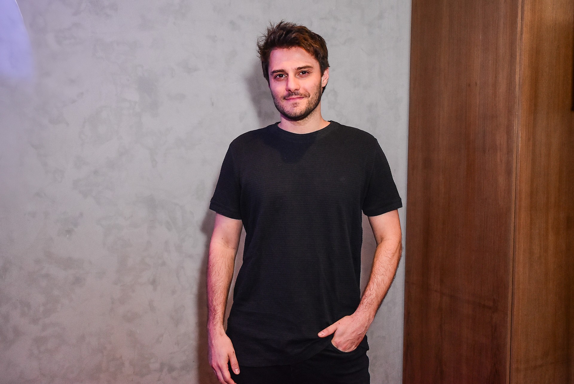 Hugo Bonemer fala de bullying e mudanças no corpo após perda de 20 quilos