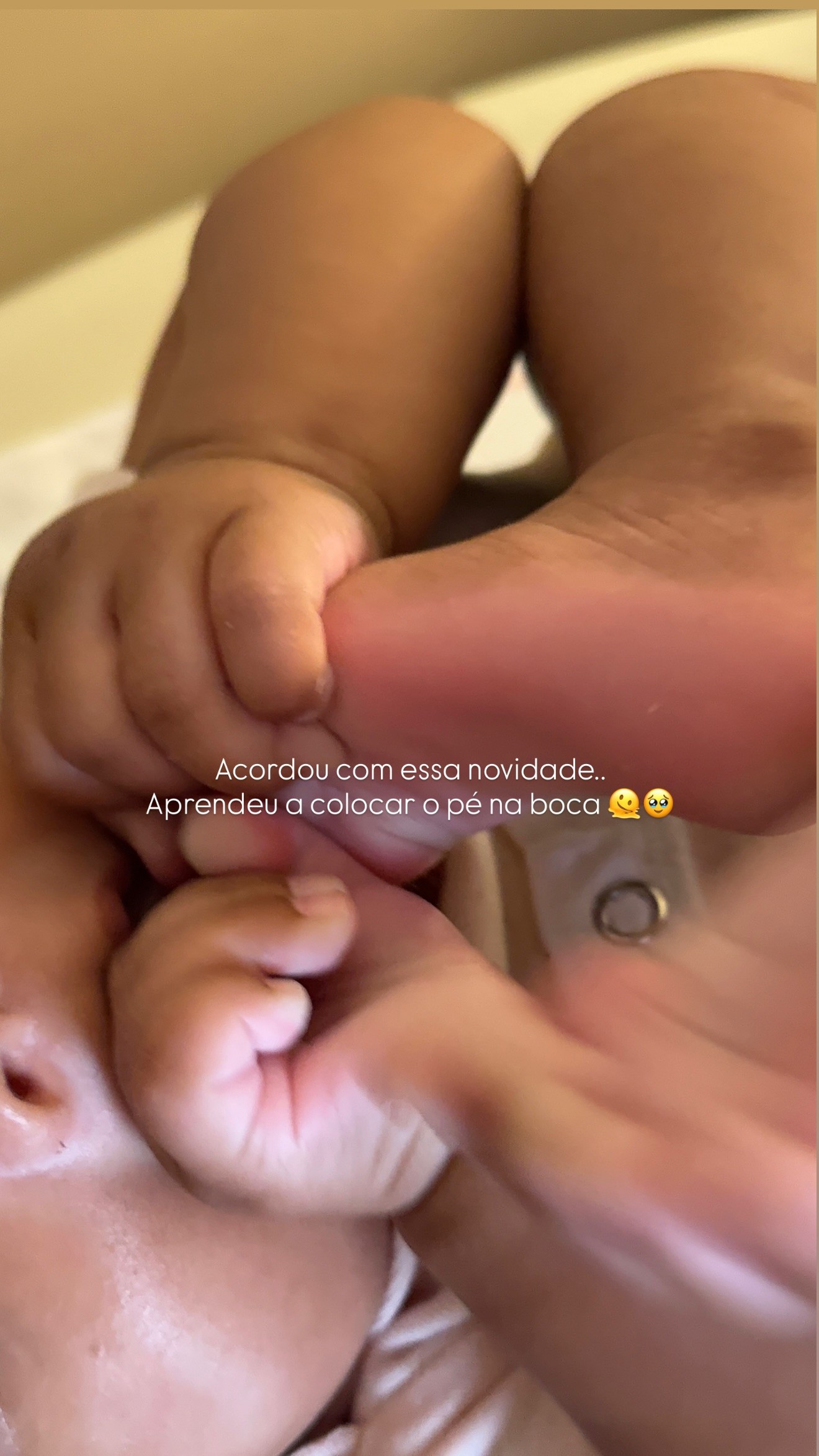 Brunna Gonçalves mostra nova habilidade de Zuri: 'Aprendeu a colocar o pé na boca'