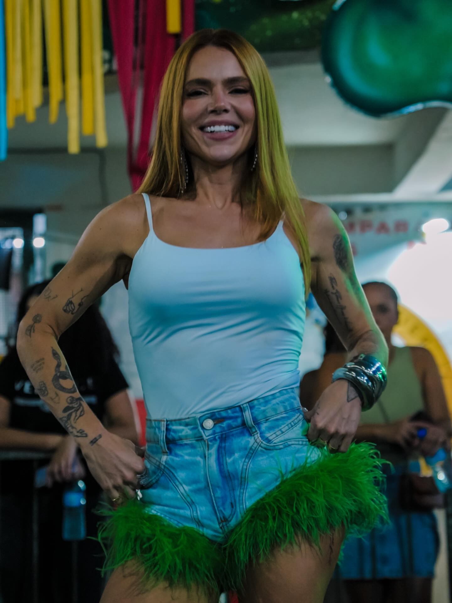 Thaís Vasconcellos, mulher de Ferrugem, relembra convite para madrinha de bateria: 'Que loucura'