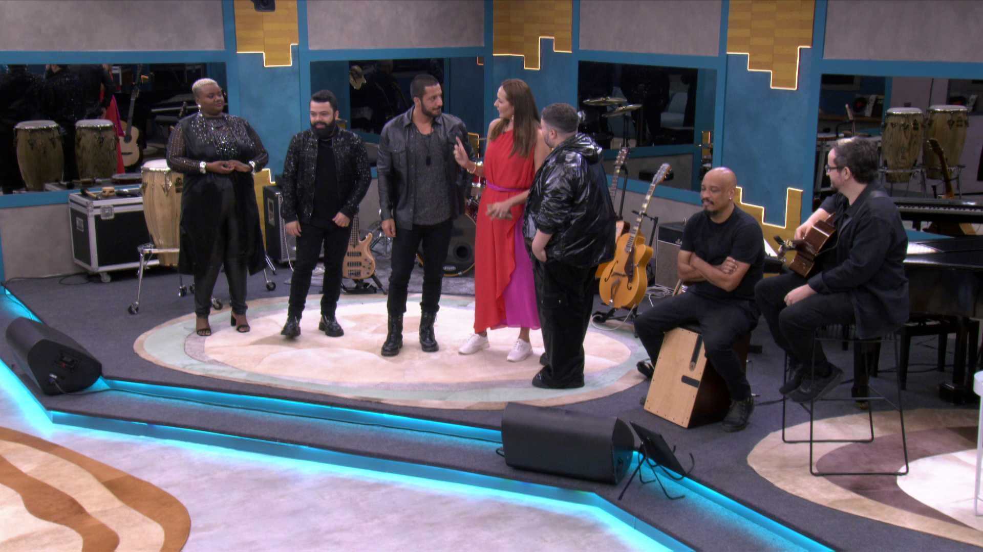 Finalistas do Estrela da Casa encantam com musical à capela