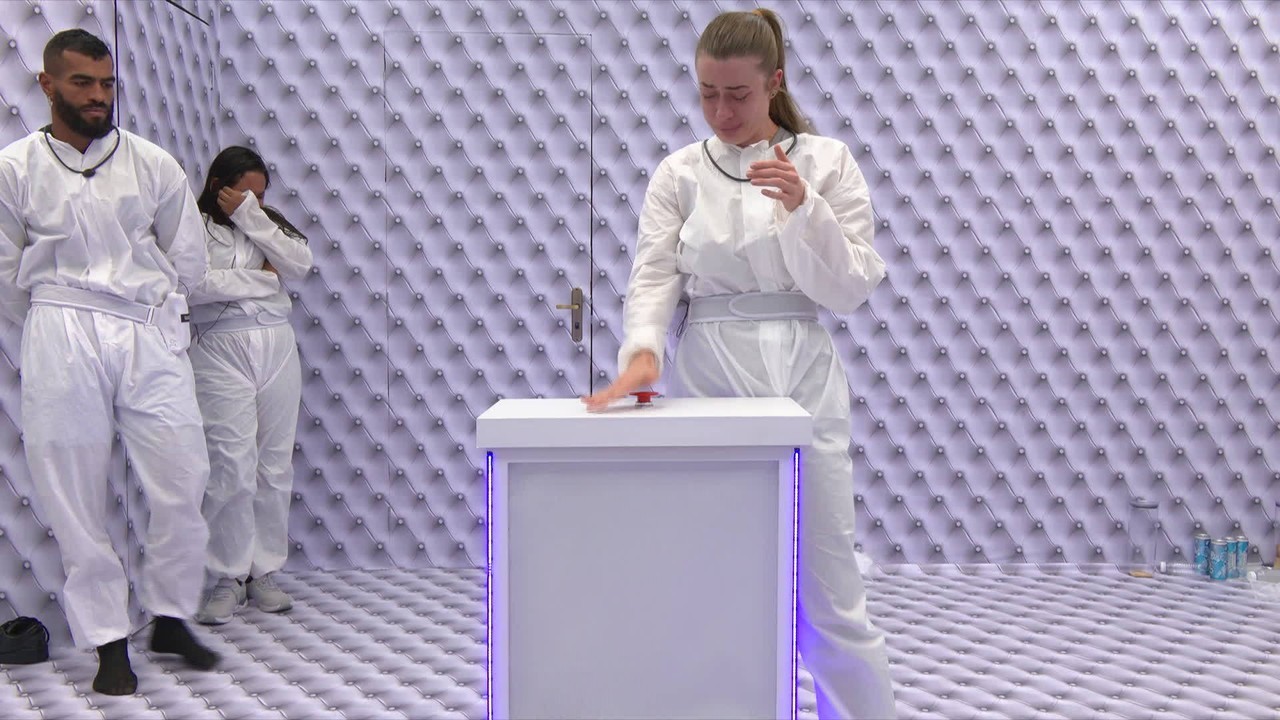 Elisa aperta o botão vermelho do Quarto Branco do BBB 26