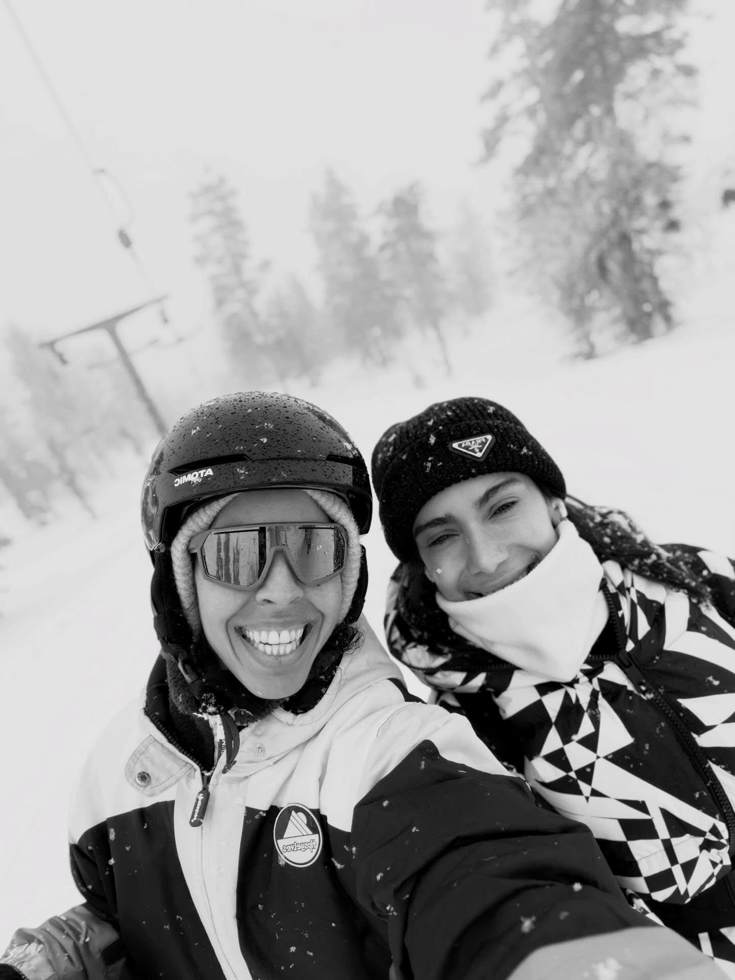 Anitta impressiona ao mostrar iglu de vidro onde está hospedada na Finlândia