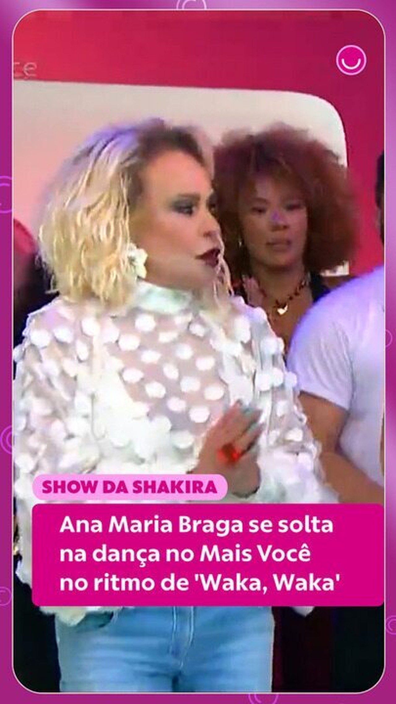 Na véspera do show da Shakira, Ana Maria Braga aprende coreografia de 'Waka Waka'
