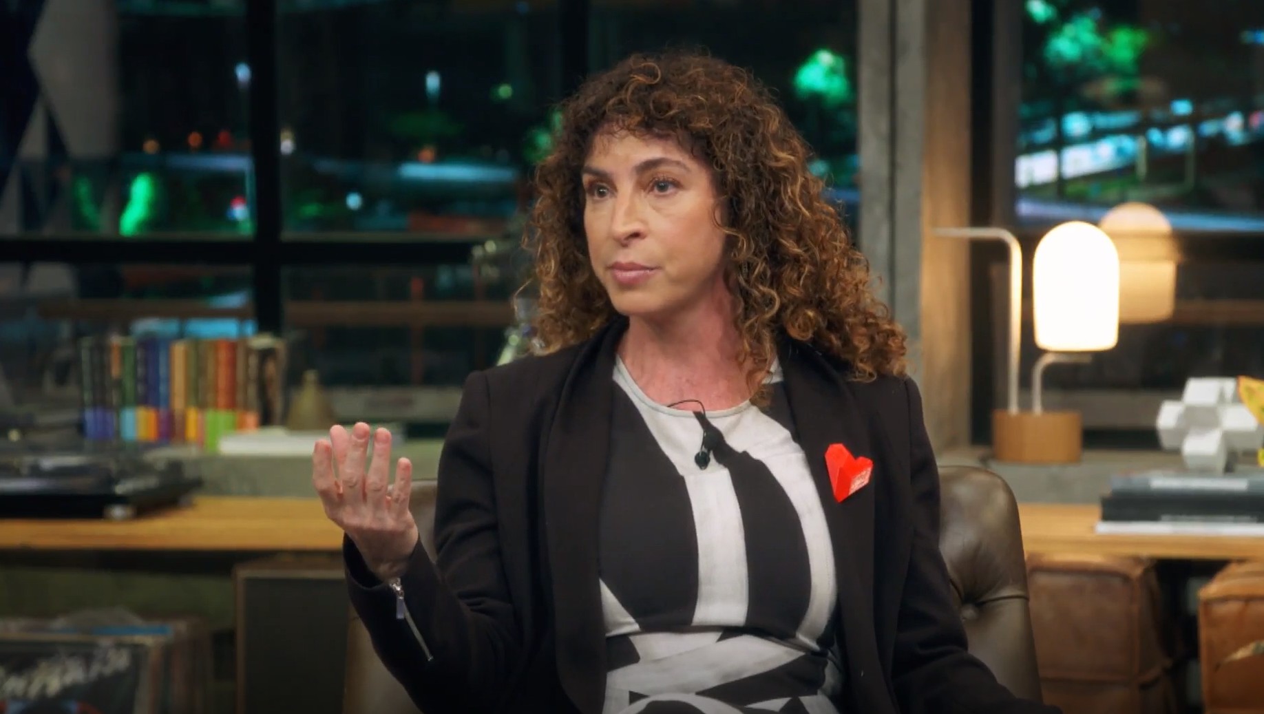 Rosane Svartman faz alerta sobre alcoolismo: 'Tem uma doença que está aí, com um certo véu'