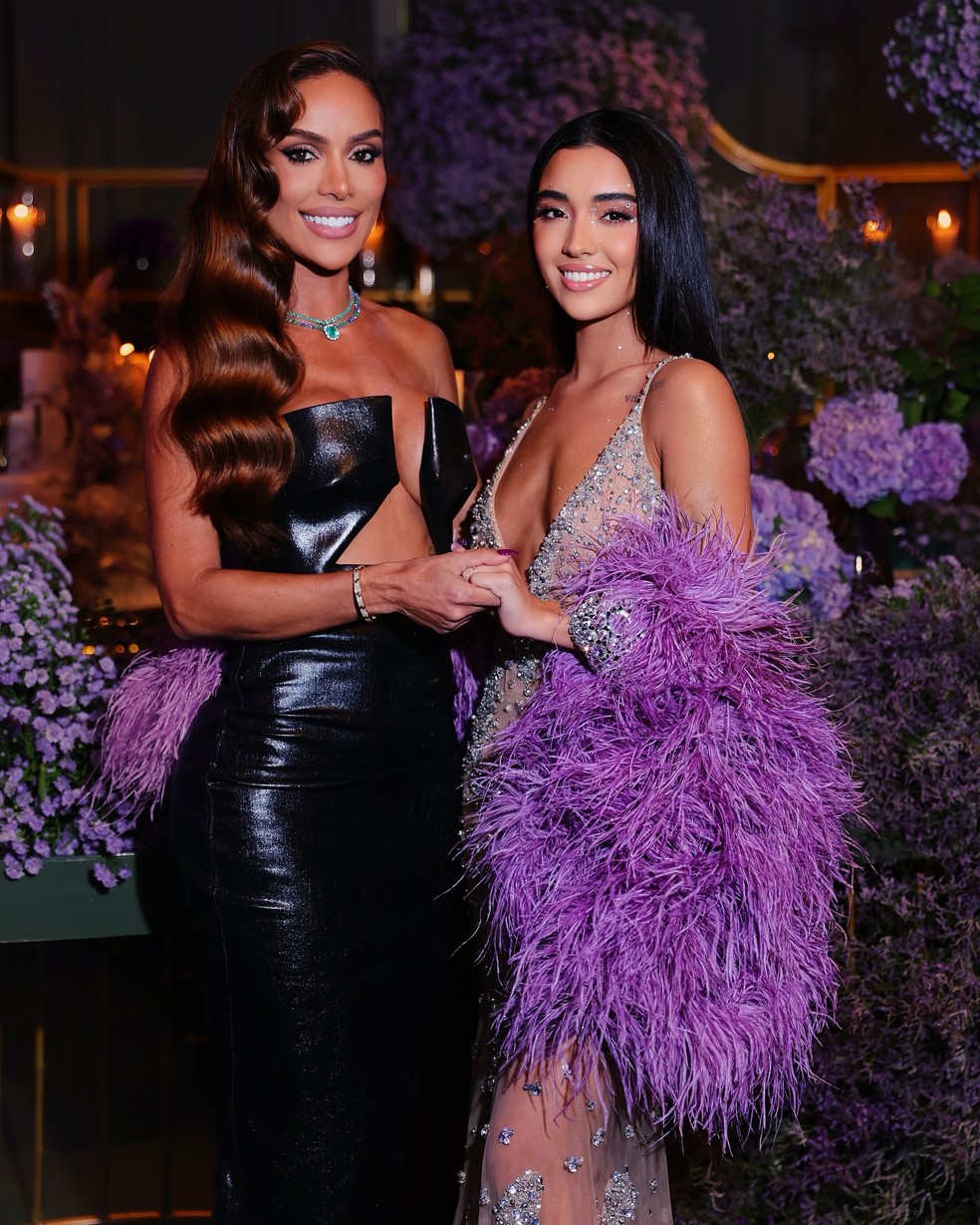 Tati Barbieri e a filha Sthefanye Dzevielevski — Foto: Reprodução Instagram/Conradis