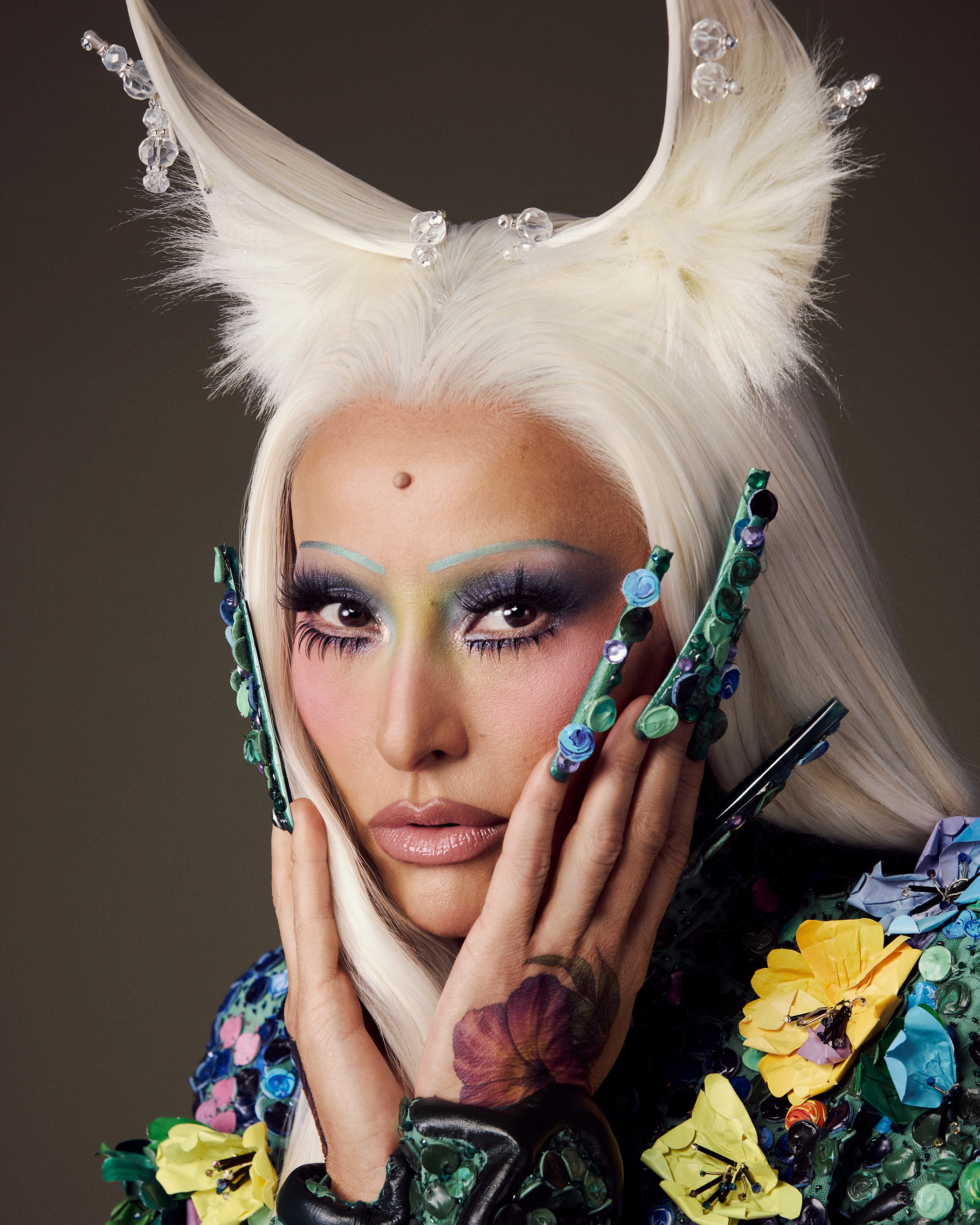 Sabrina Sato surge com tatuagens em todo o corpo no Carnaval de São Paulo