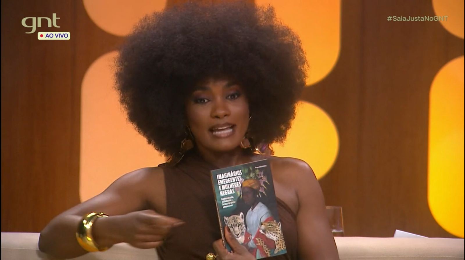 Erika Januza fala sobre ascensão mais difícil para pessoas negras: 'Isso me dói muito'