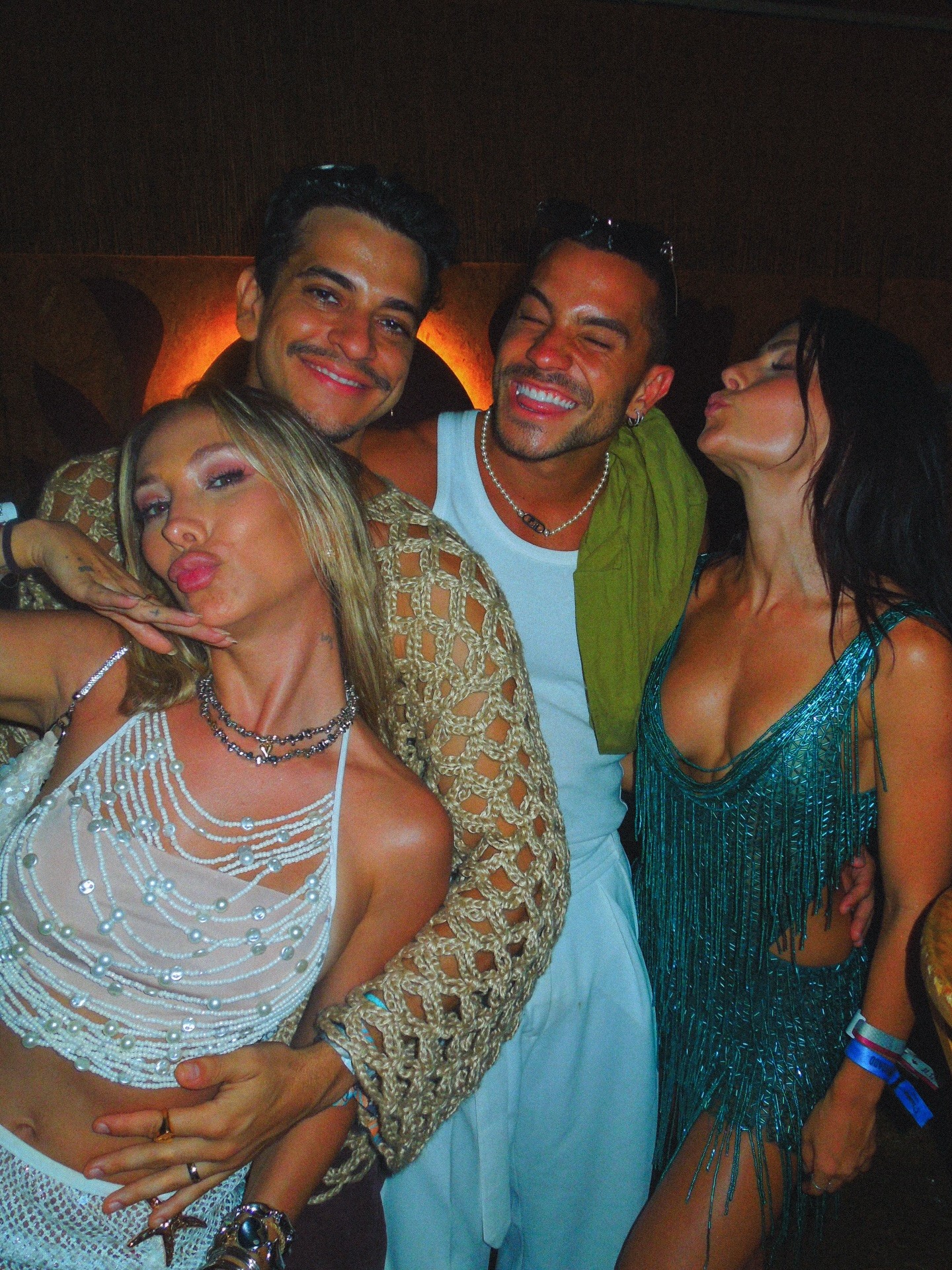 Victor Lamoglia, irmão de André, abre álbum de fotos do Réveillon com Jade Picon