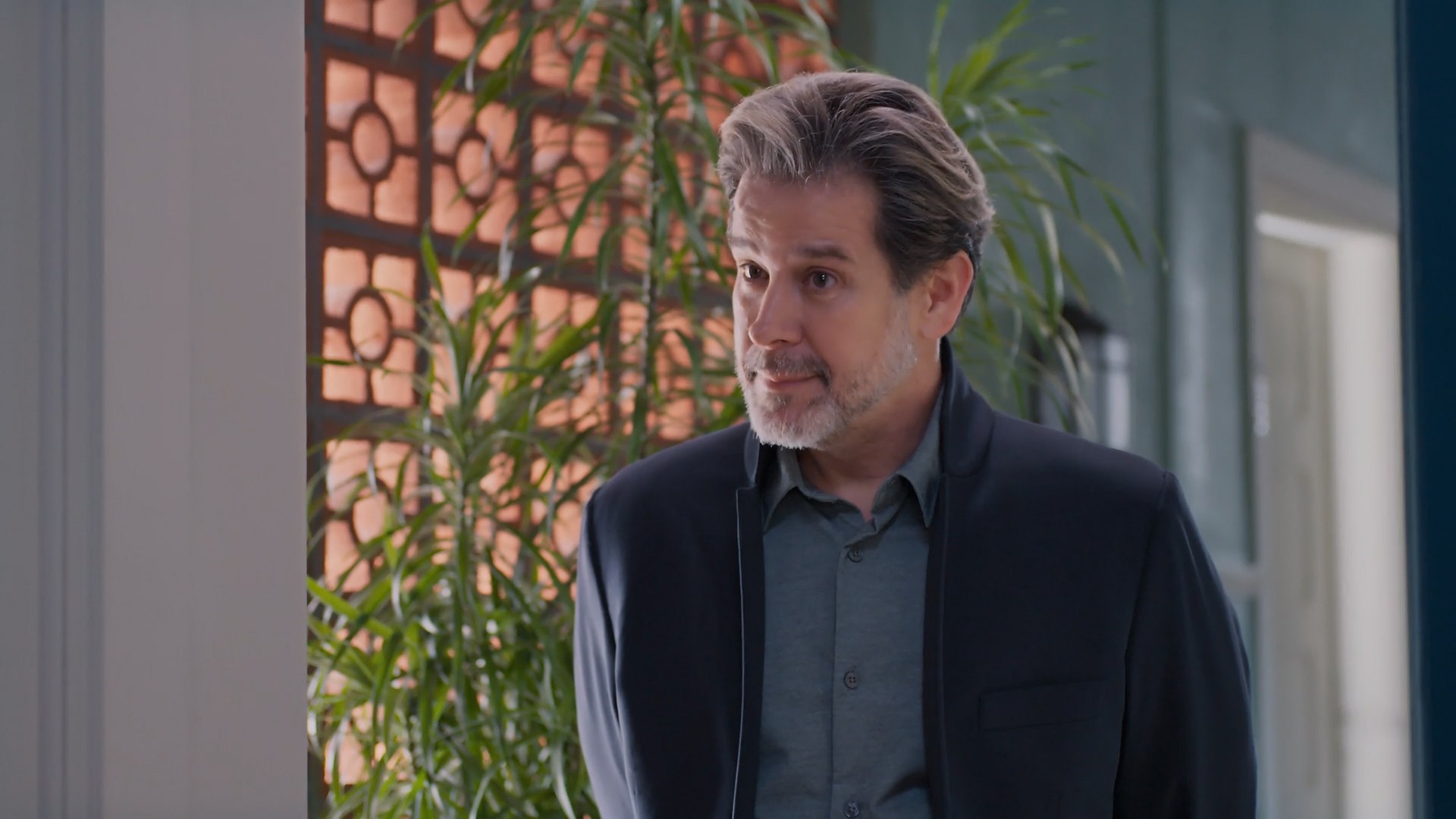 Três Graças: Ferette deixa Lorena perturbada com atitude inusitada