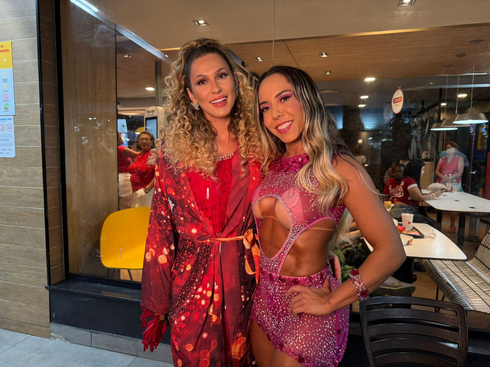 Viviane Araújo, Mulher Melão, Lívia Andrade e mais brilham no último ensaio de rua do Salgueiro